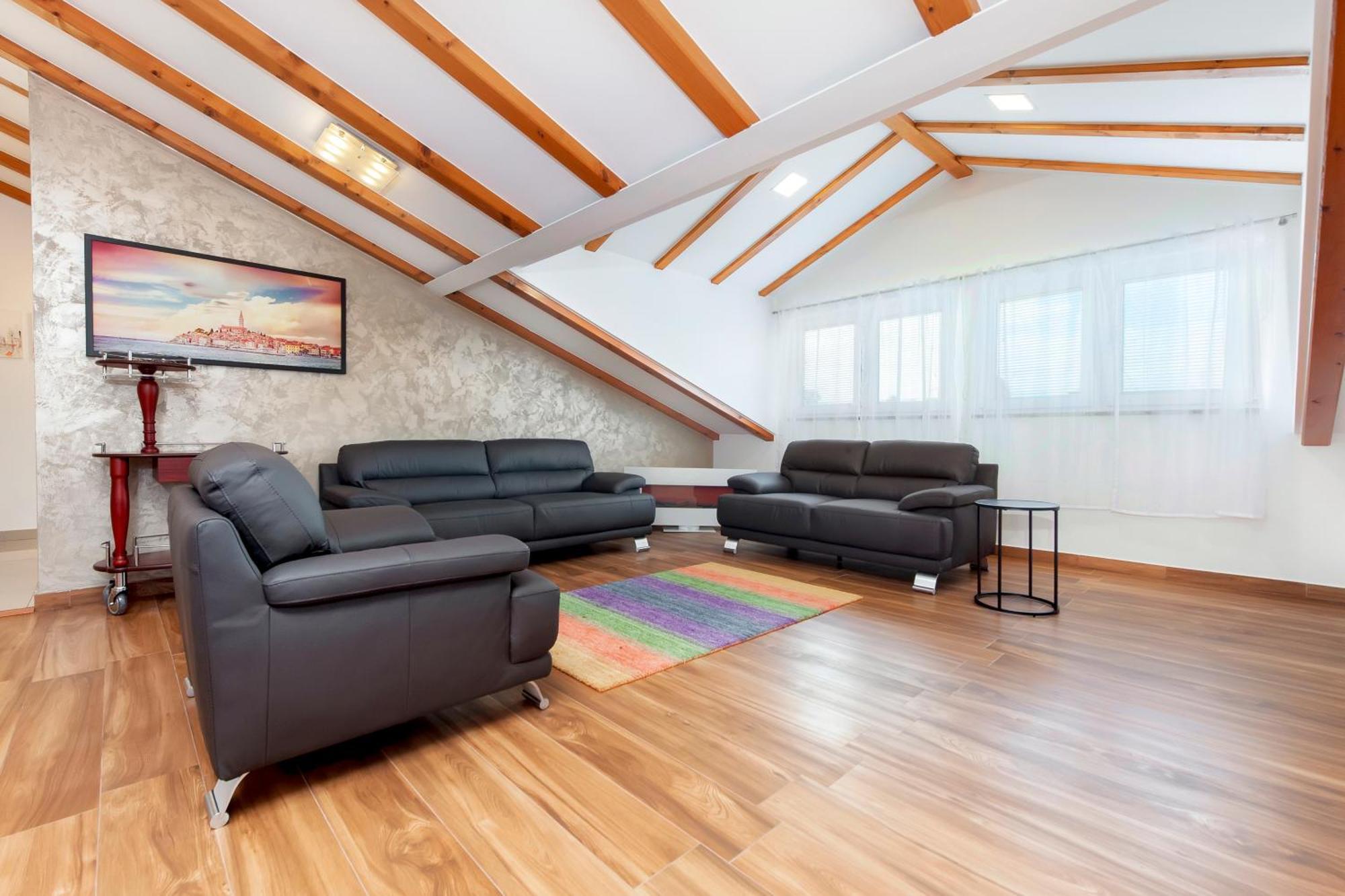 Apartment The Loft ロヴィニ エクステリア 写真