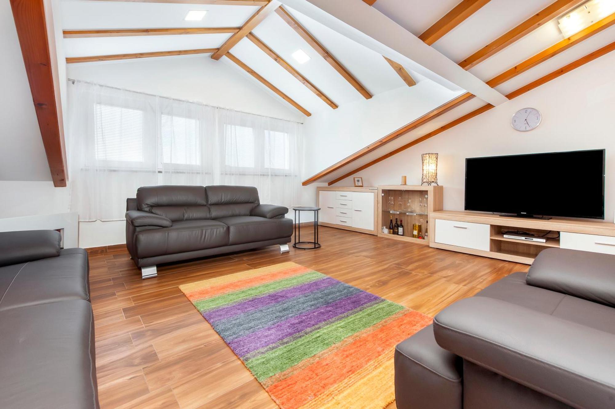 Apartment The Loft ロヴィニ エクステリア 写真