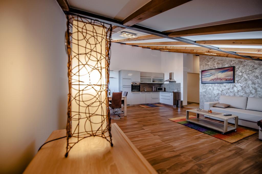 Apartment The Loft ロヴィニ エクステリア 写真