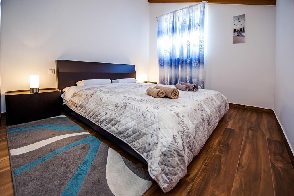 Apartment The Loft ロヴィニ エクステリア 写真