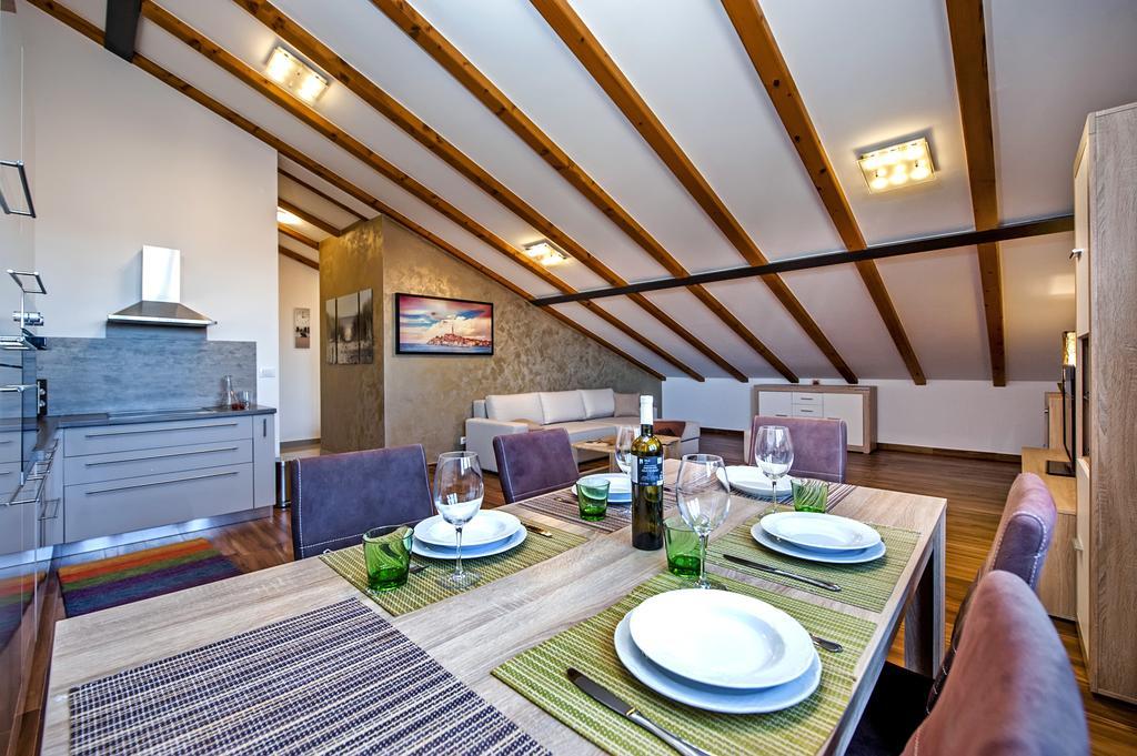 Apartment The Loft ロヴィニ エクステリア 写真